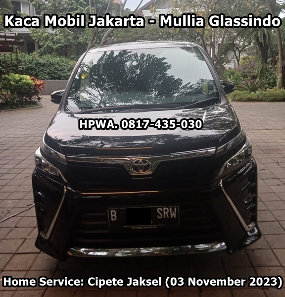 Ganti Kaca Depan Mobil Toyota Voxy Jakarta